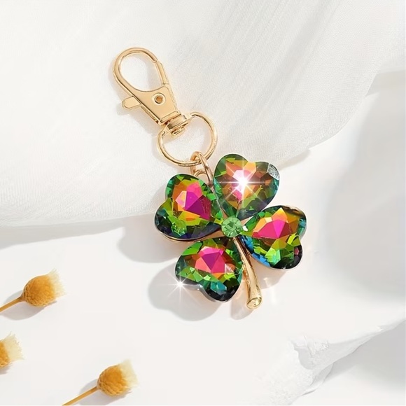 Accessories - LUCKY 4 LEAF CLOVER CHARM